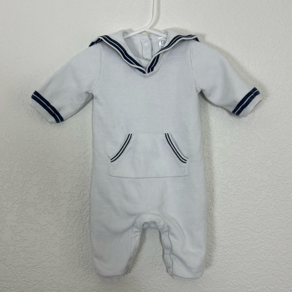 Baby Gap newborn knitted sweater striped jumpsuit